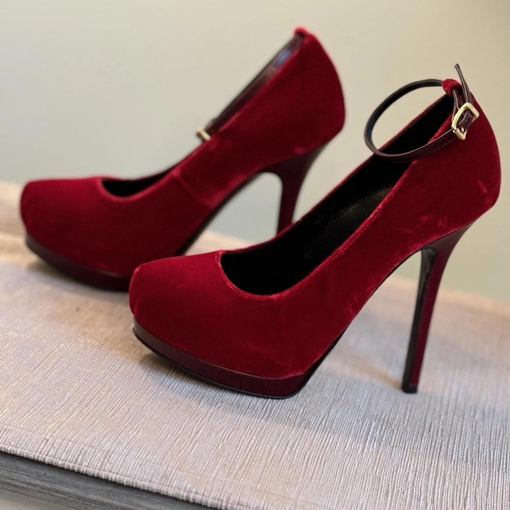 Fendi Velvet Burgundy Pumps Sz 5.5